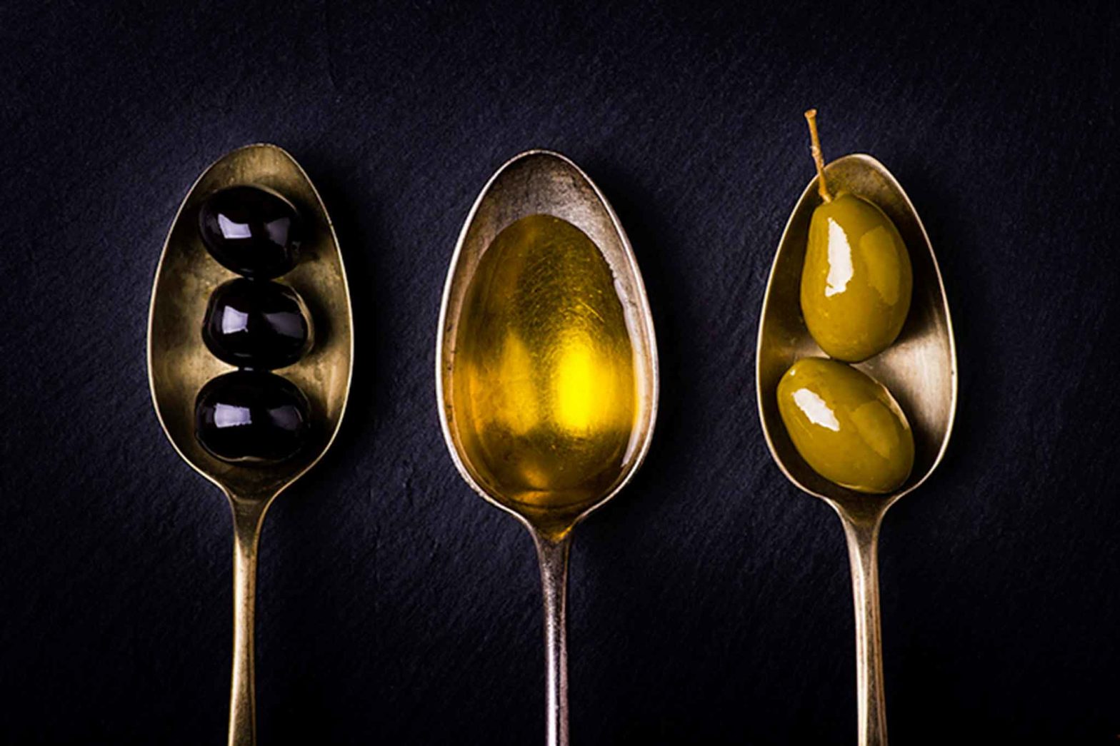 olio extravergine di oliva e olive