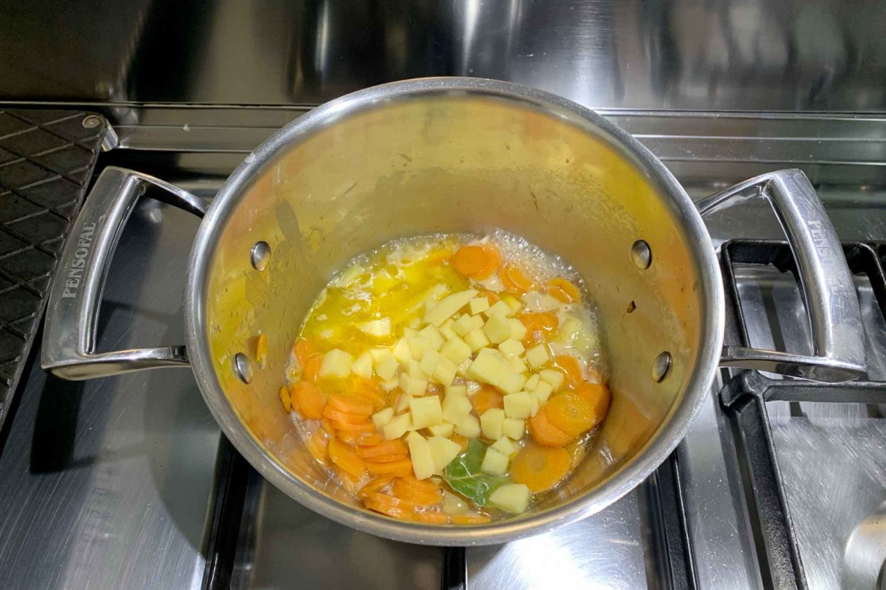 patate e carote per il minestrone