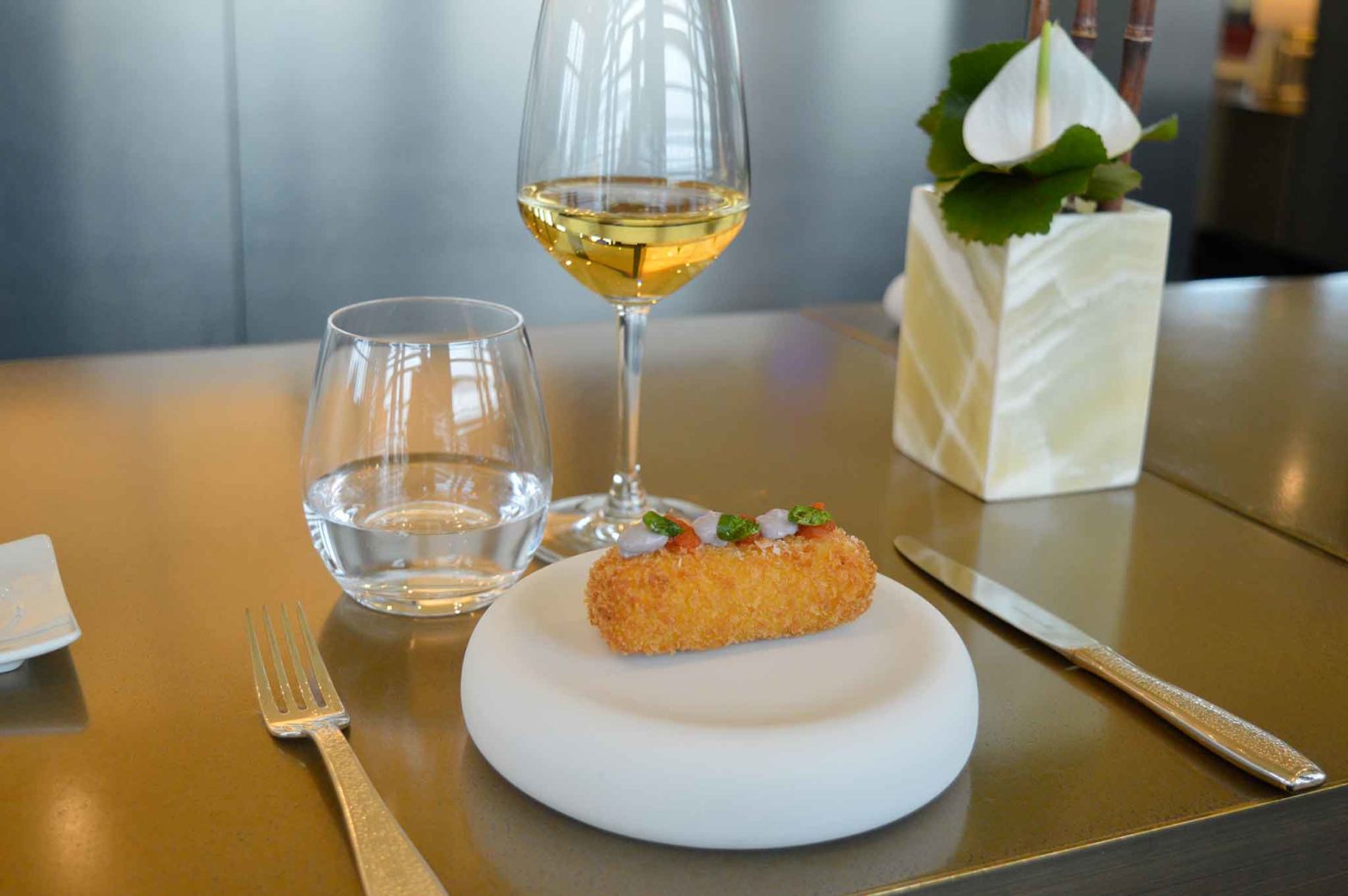 Vineria Armani Hotel Milano vini costosi e finger food
