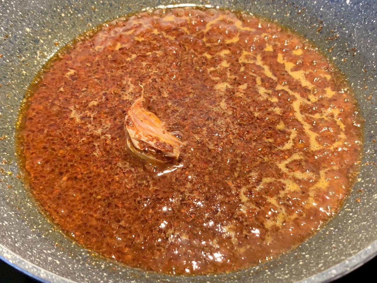 spaghetti aglio olio peperone dolce condimento