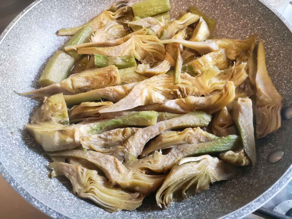 Coratella con carciofi, ricetta antica alla maniera della Sora Lella
