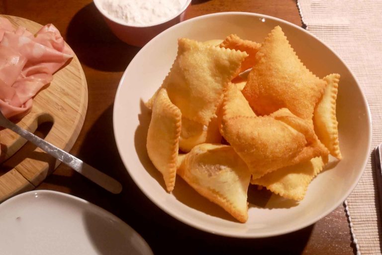 Torta fritta o gnocco fritto: ricetta golosa del piatto tipico emiliano