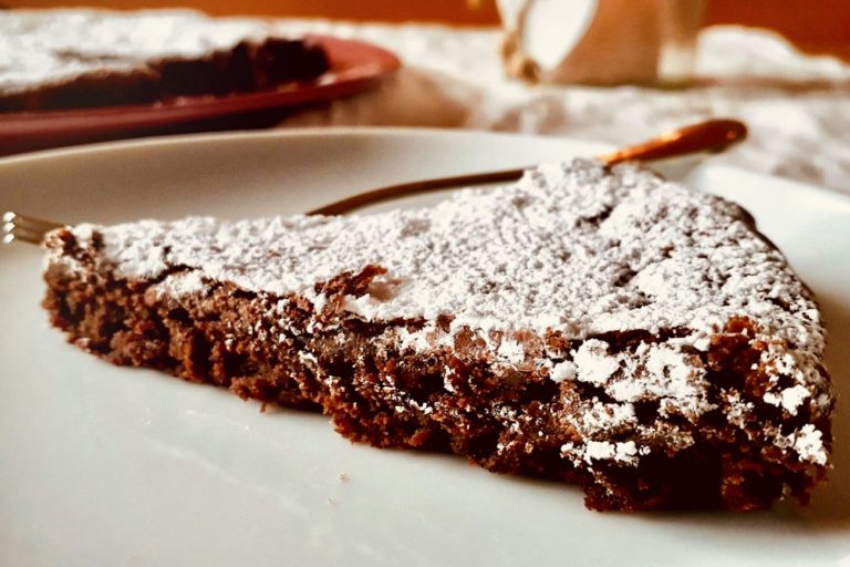 Torta Tenerina: ricetta originale ferrarese cotta a puntino. Occhio a 5 errori