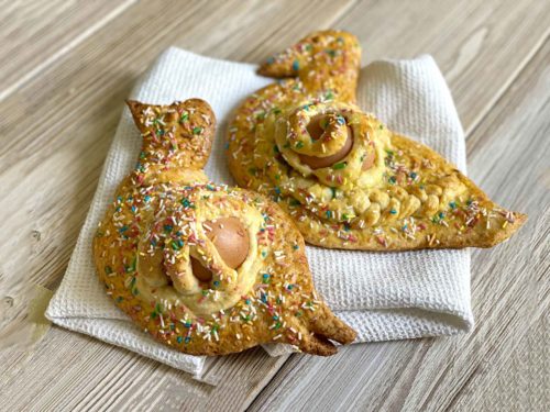 biscotti di Pasqua siciliani con le uova sode cuddura cu ova