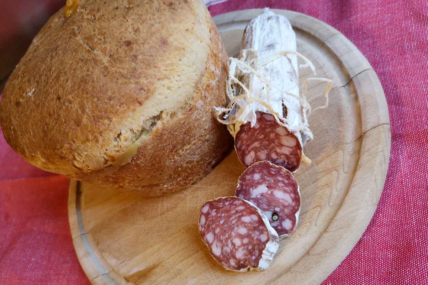 pizza al formaggio di Pasqua