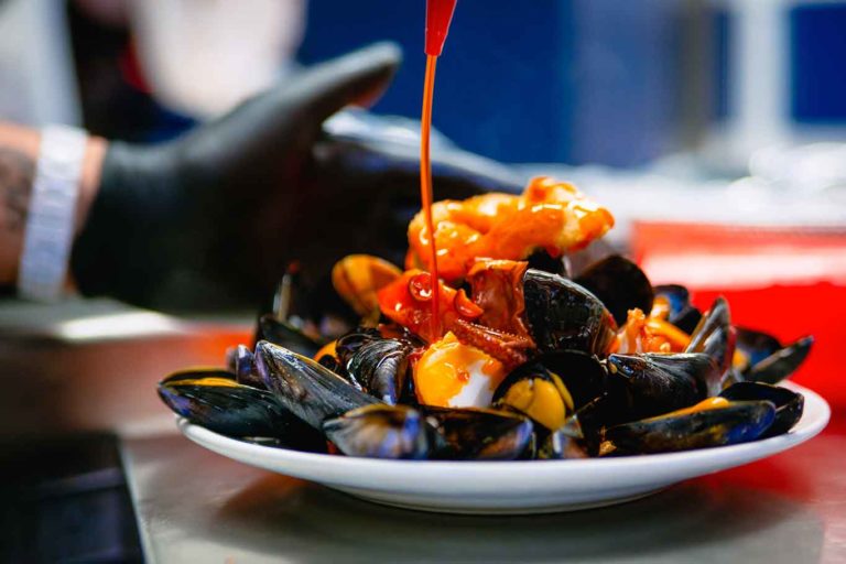 Zuppa di cozze del Giovedì Santo, la ricetta per prepararla a casa