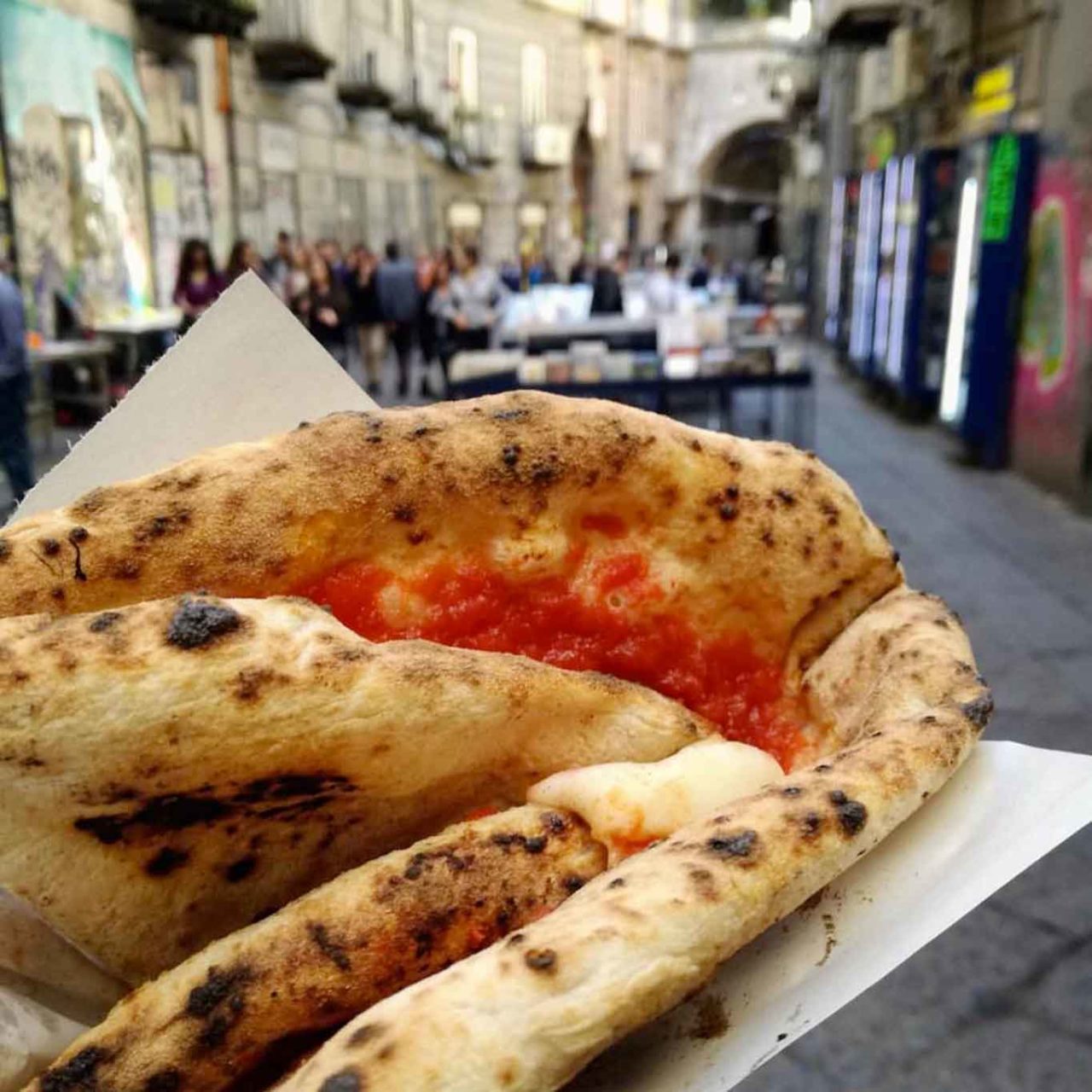 Pizza della pizzeria port’alba migliori pizzerie Napoli 2022