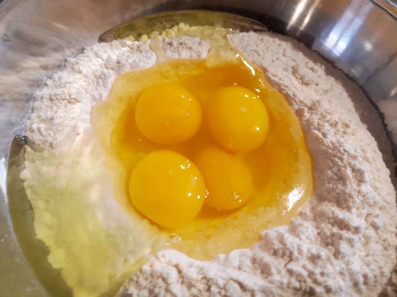 farina e uova per pasta fresca