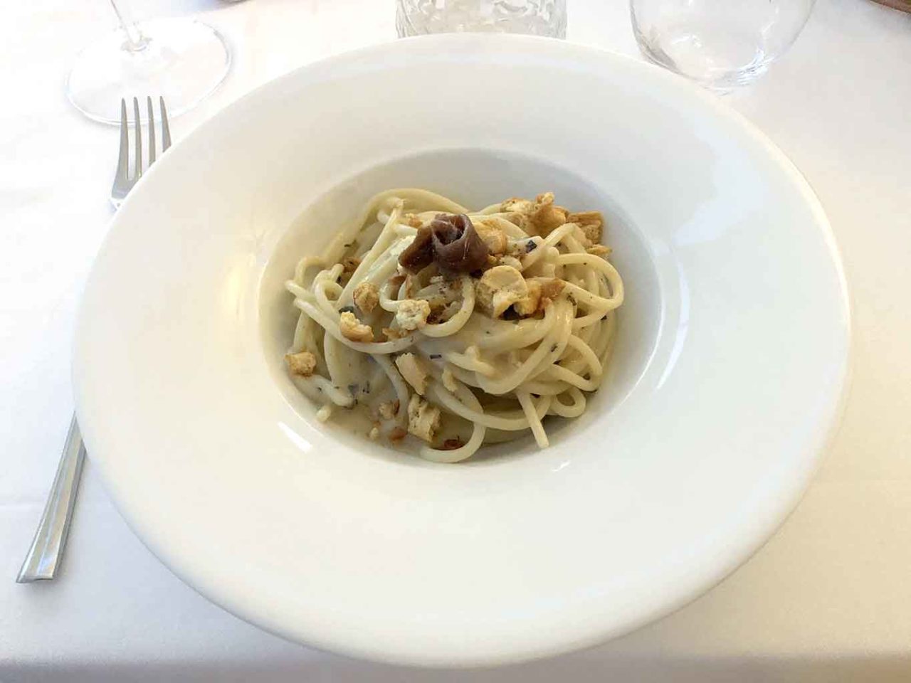 Lux ristorante Ostia Roma spaghettoni burro e alici