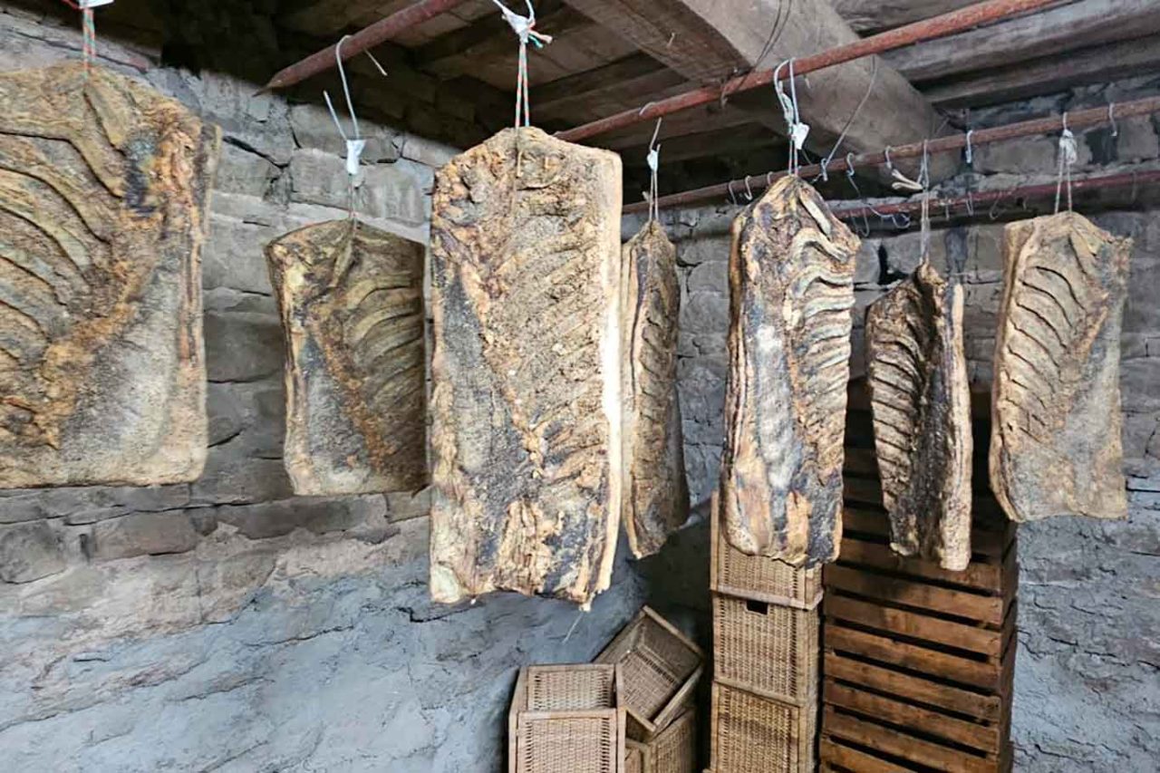 Tenuta Borgo Santa Cecilia a Gubbio salumi