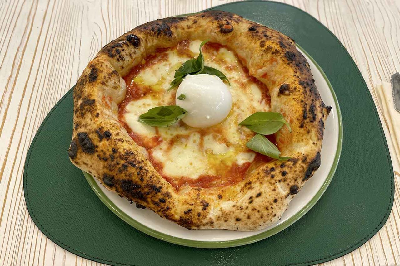pizzeria Ciro Cascella Napoli pizza canotto margherita fiordilatte bufala guida michelin 2022