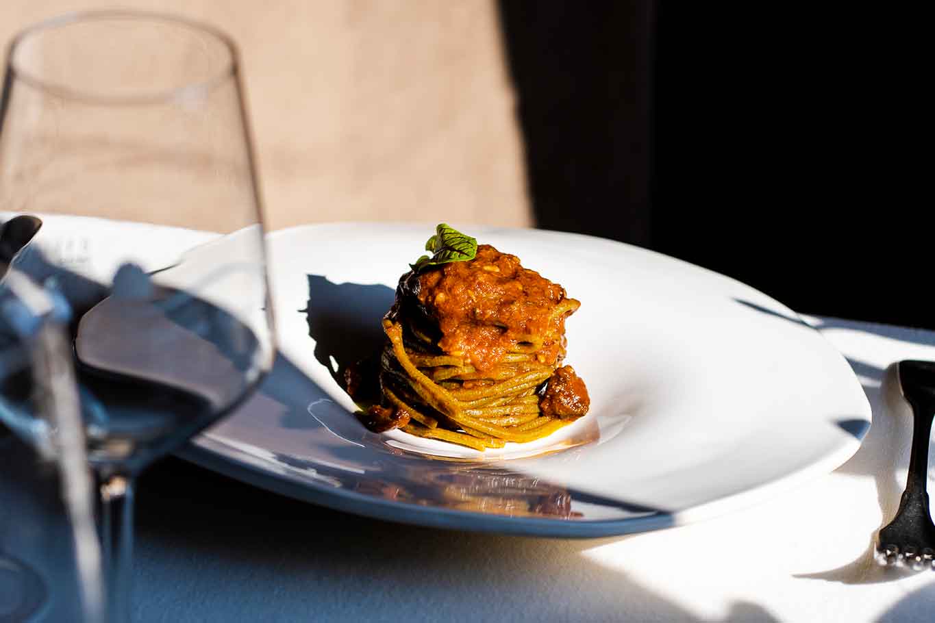 spaghetti di grano arso al ragù antico