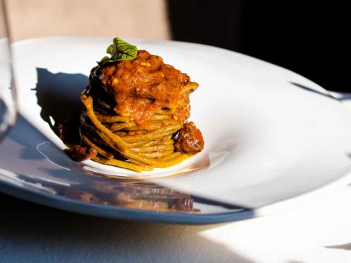 spaghetti di grano arso con ragù antico