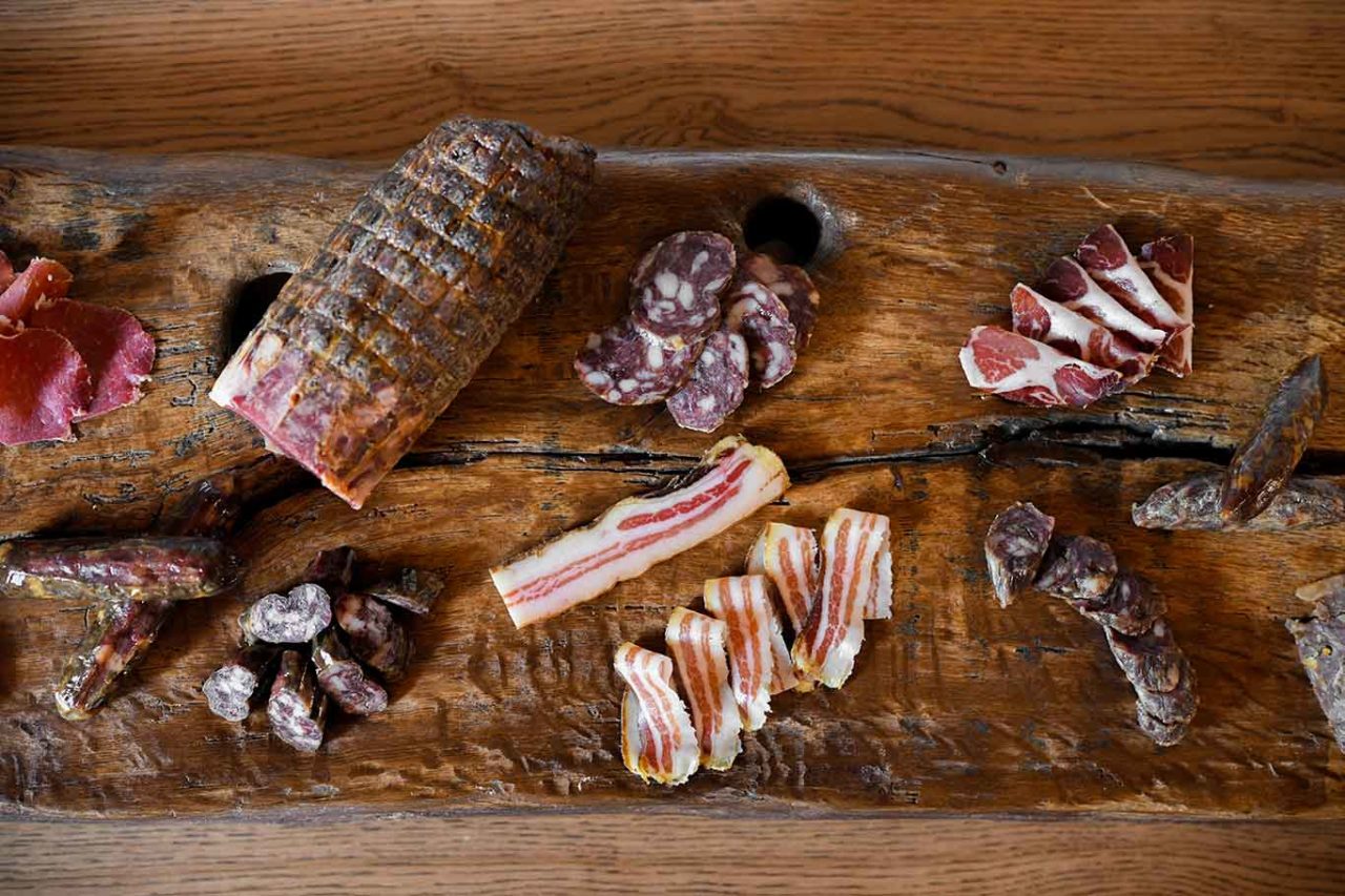 tagliere salumi Tenuta Borgo Santa Cecilia Gubbio Umbria