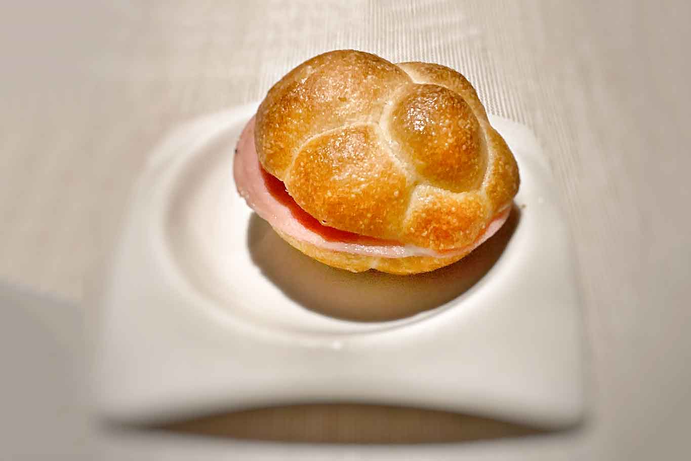 Imàgo ristorante Hassler Roma pane e mortadella