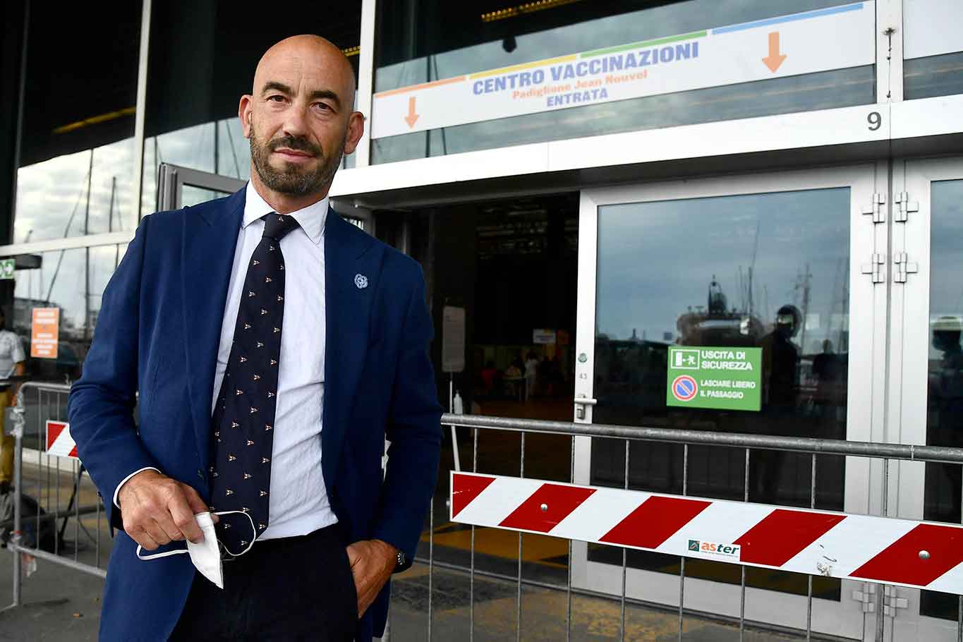 Matteo Bassetti no al green pass con il tampone