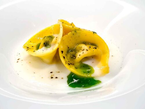 cappellacci ripieni di ragù napoletano