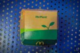McPlant, il primo hamburger vegano di McDonald’s, la confezione