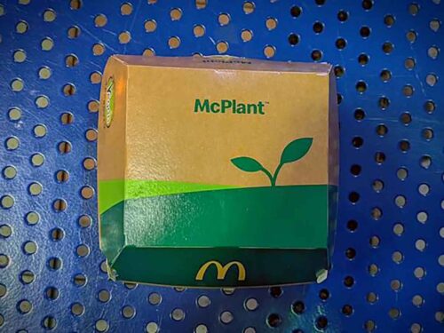 McPlant, il primo hamburger vegano di McDonald’s, la confezione