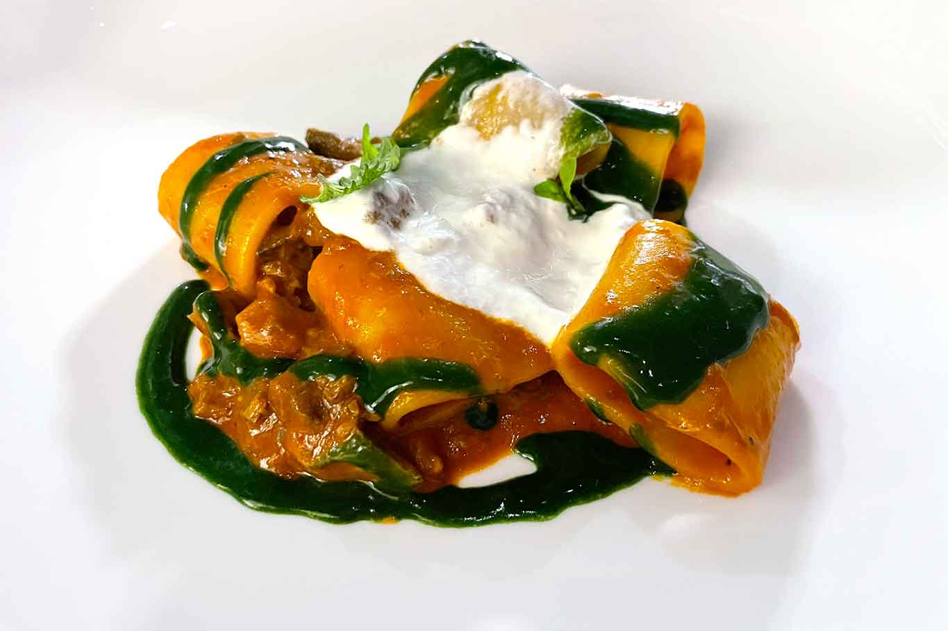 mezzi paccheri con soffritto dolce e stracciatella Domenico Iavarone