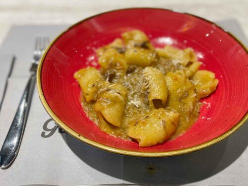 ristorante di pasta Gli Impastati Salerno paccheri alla genovese