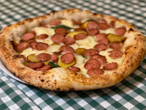 pizza würstel patatine pizzeria Pizza Napoletana