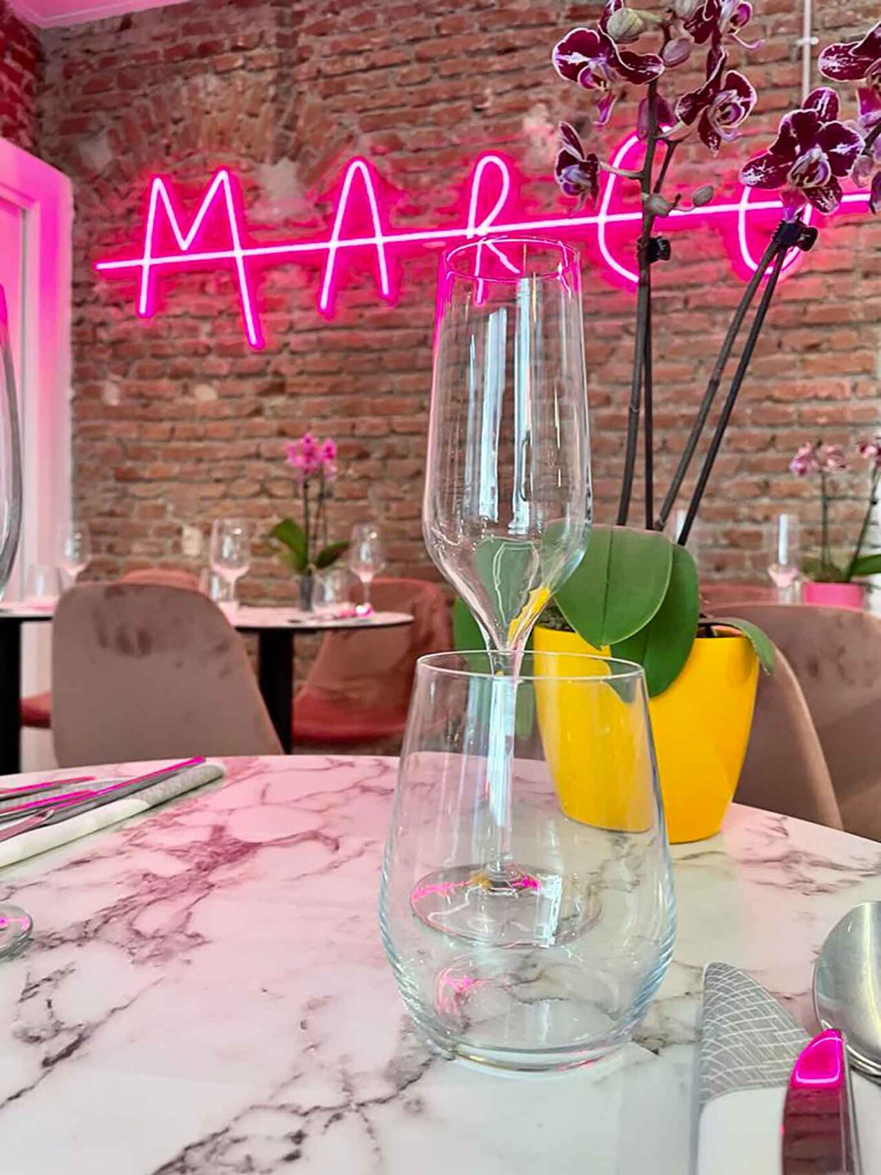 trattoria Marco Milano neon
