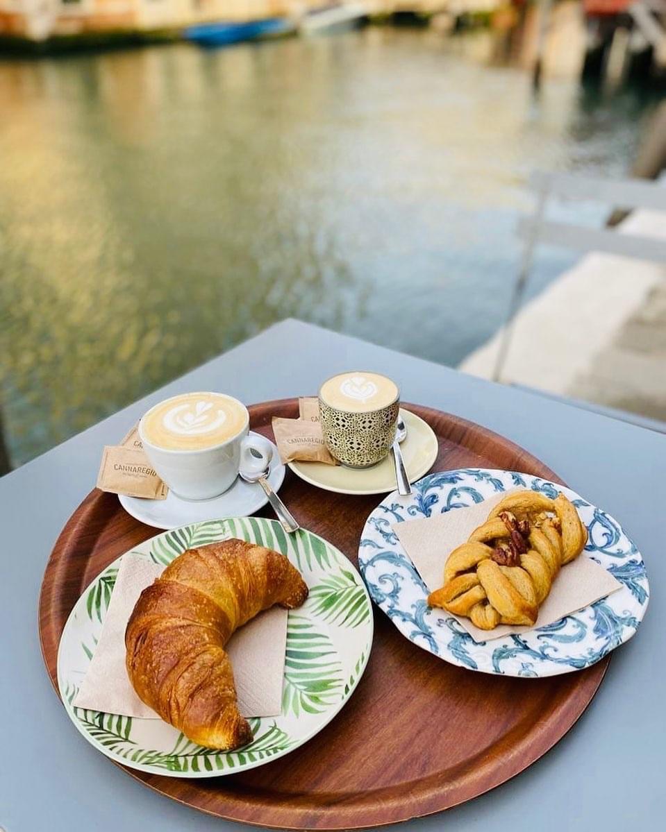 Lievitati e cappuccino, colazione a Venezia, torrefazione cannaregio 
