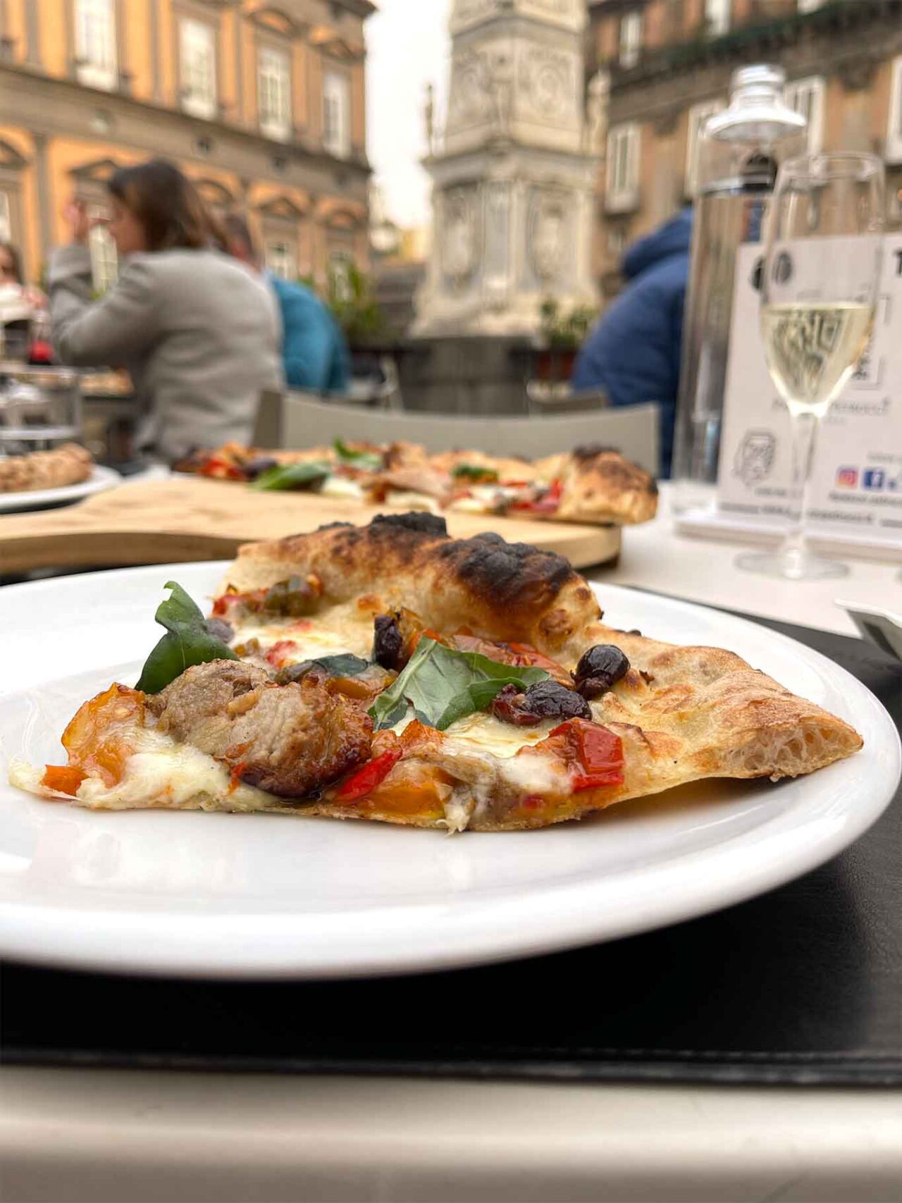 nuove pizze di Palazzo Petrucci Pizzeria a Napoli: pizza Peperucci