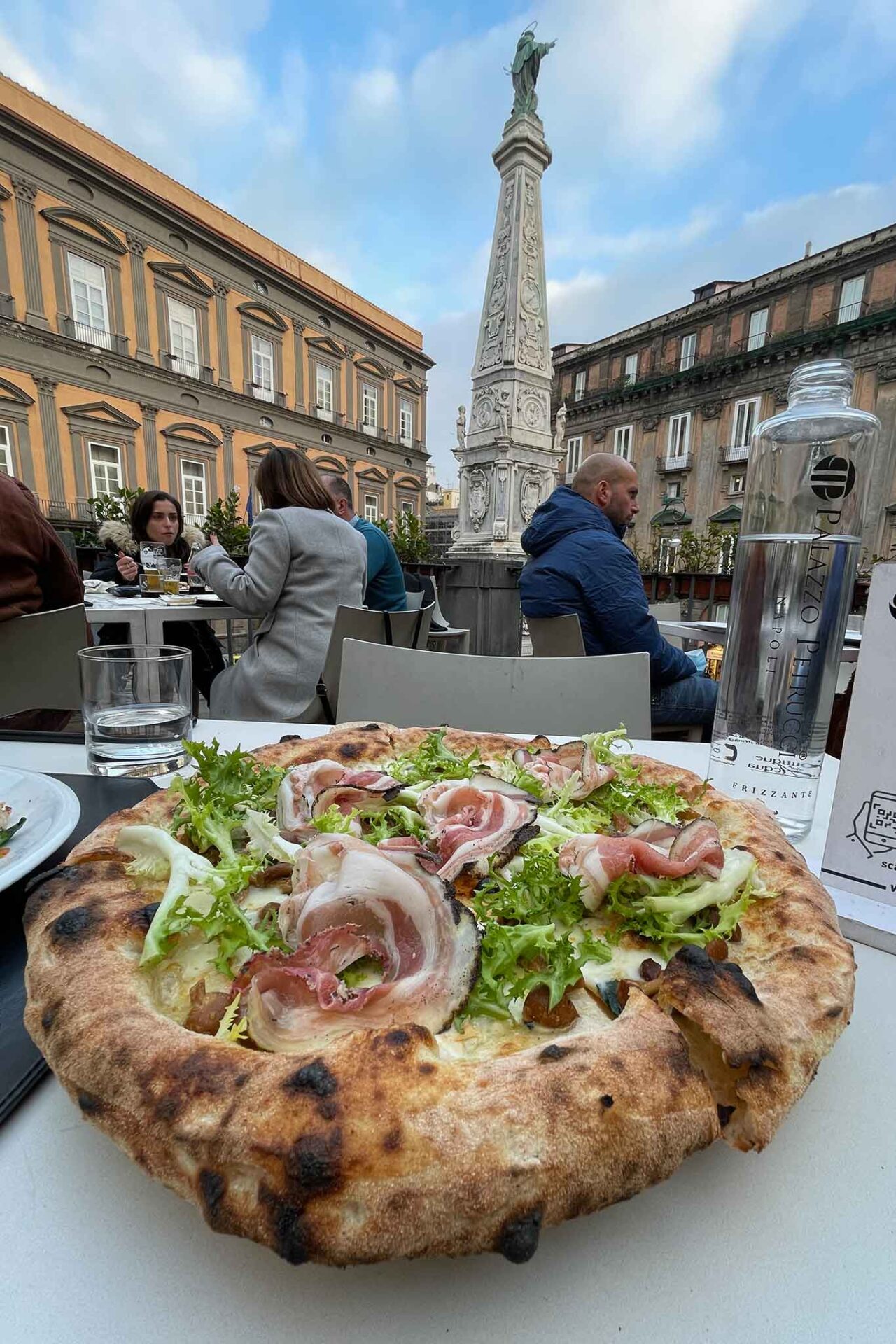 nuove pizze di Palazzo Petrucci Pizzeria a Napoli: pizza Riccia