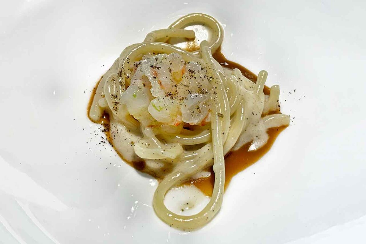 spaghetti cacio pepe scampi e ricci di mare ristorante Al Metro San Salvo Abruzzo 
