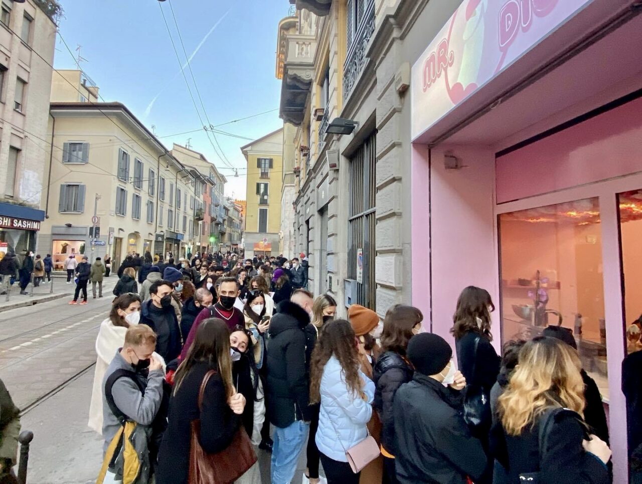 La fila per Mr Dick a Milano