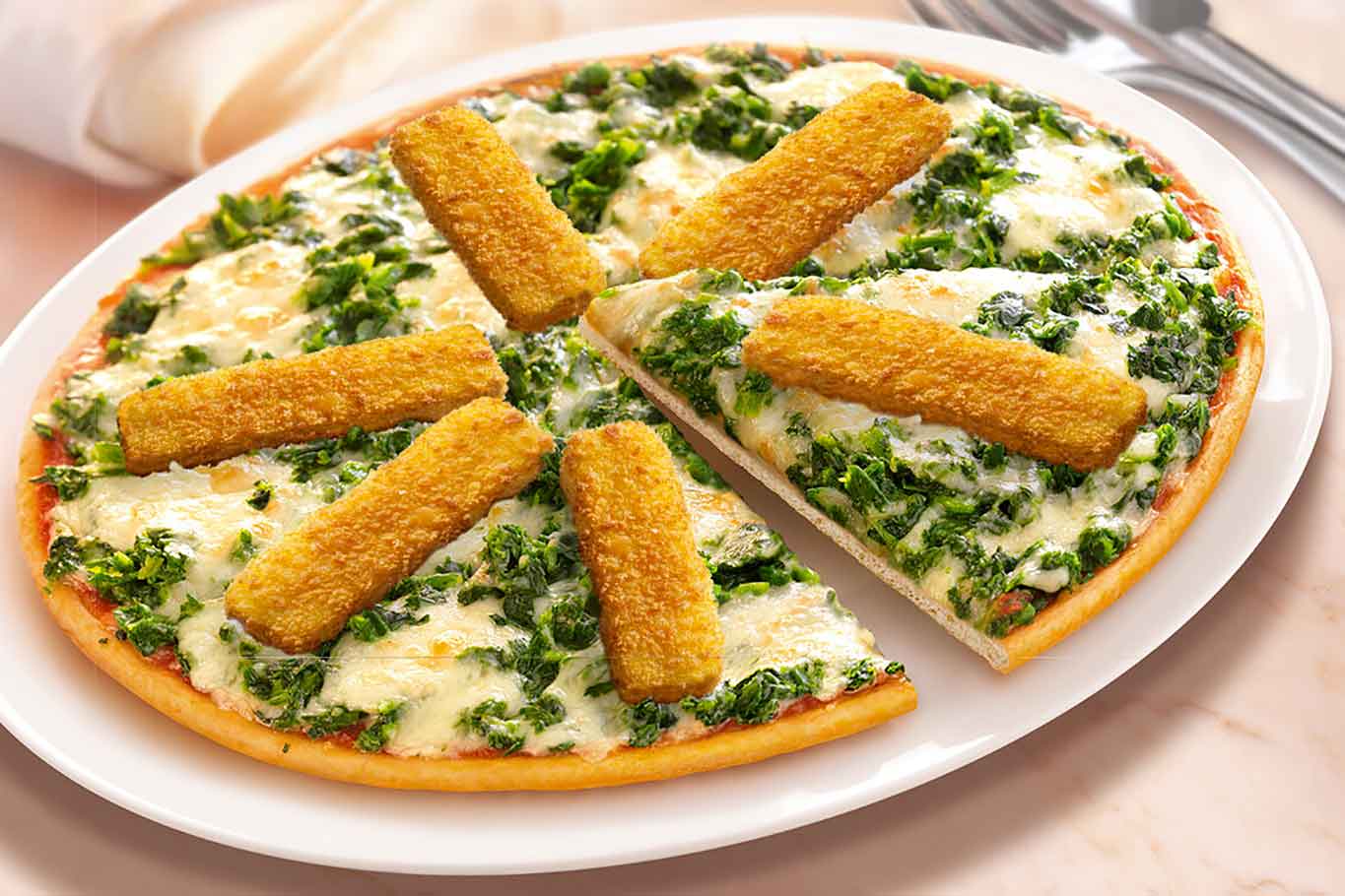 pizza con i bastoncini di pesce