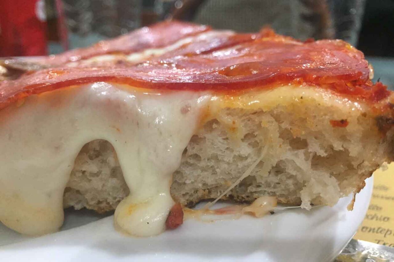 sezione 
trancio pizza milano forno antico