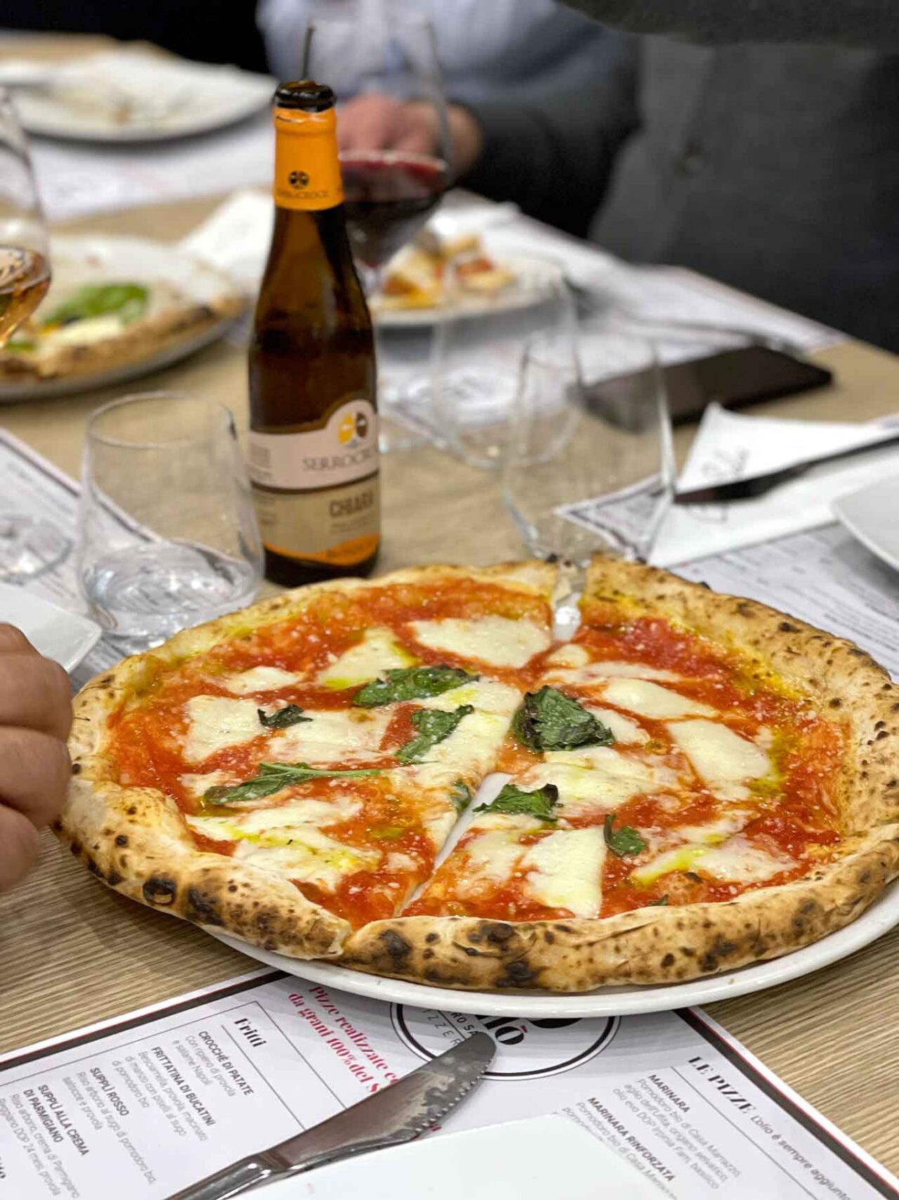 pizza napoletana con farina da grani del sud Italia