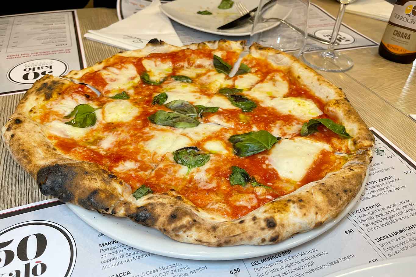 pizza margherita con farina di grano italiano