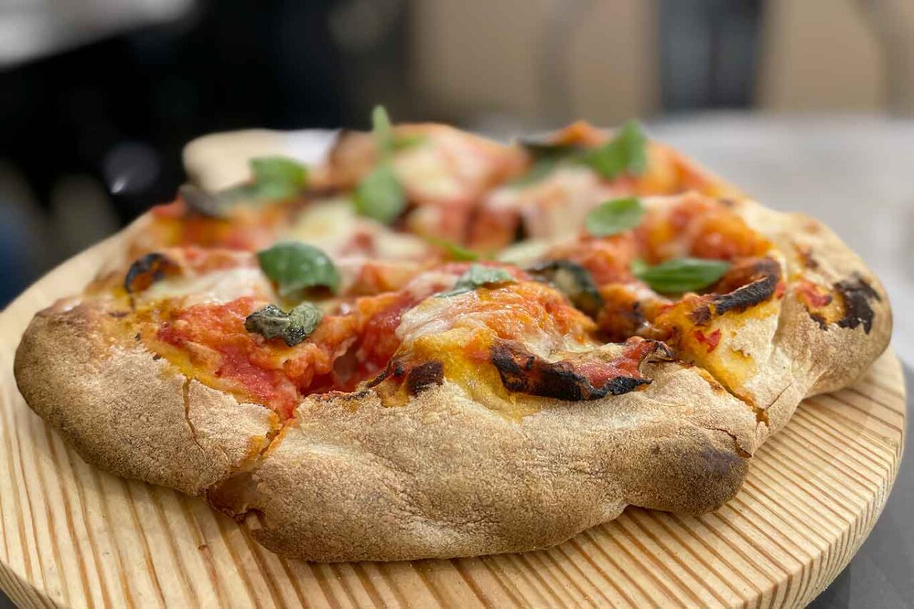 pizzeria 10 Diego Vitagliano Bagnoli Napoli pizza croccante margherita