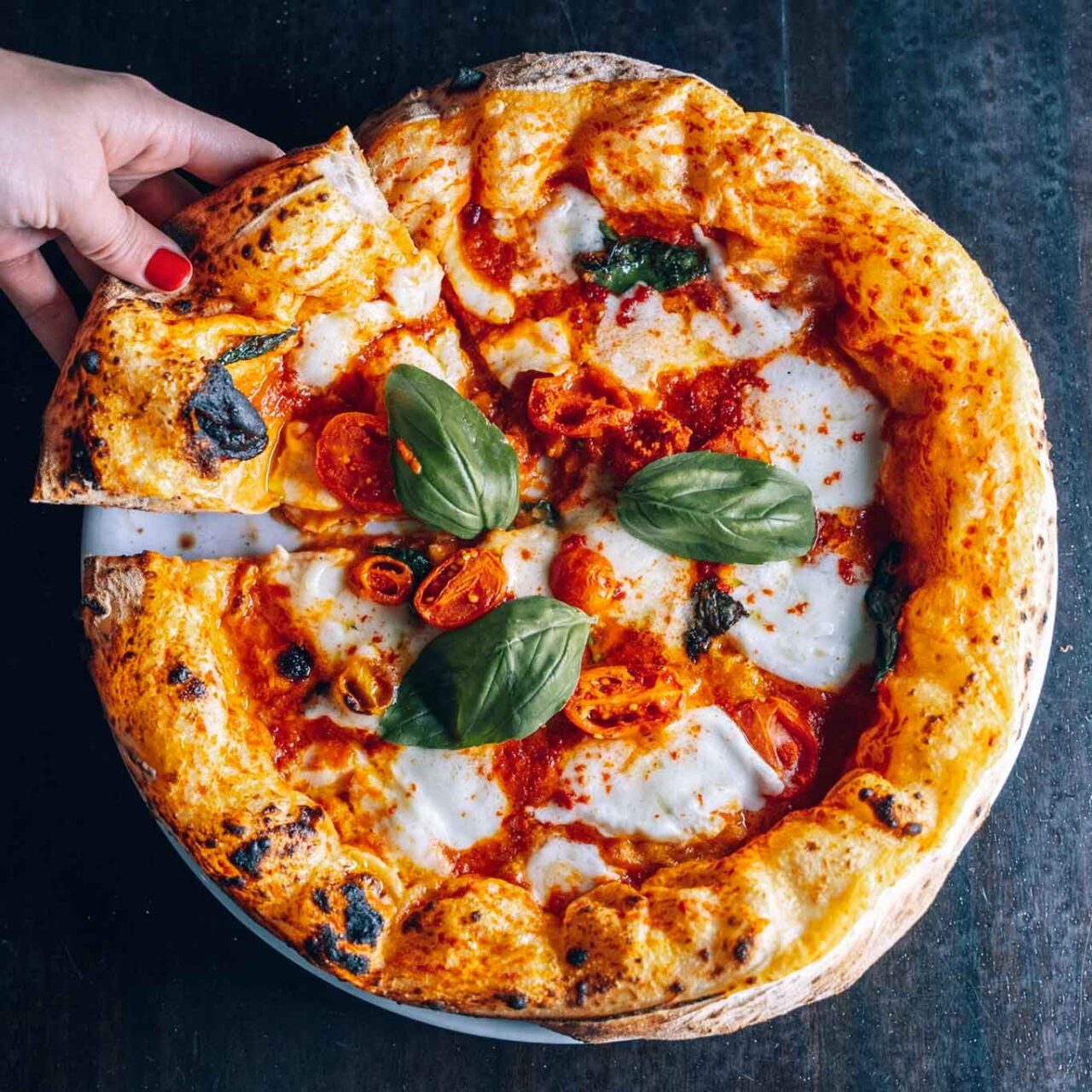 migliori pizzerie contemporanee a Milano: pizza margherita di Cocciuto