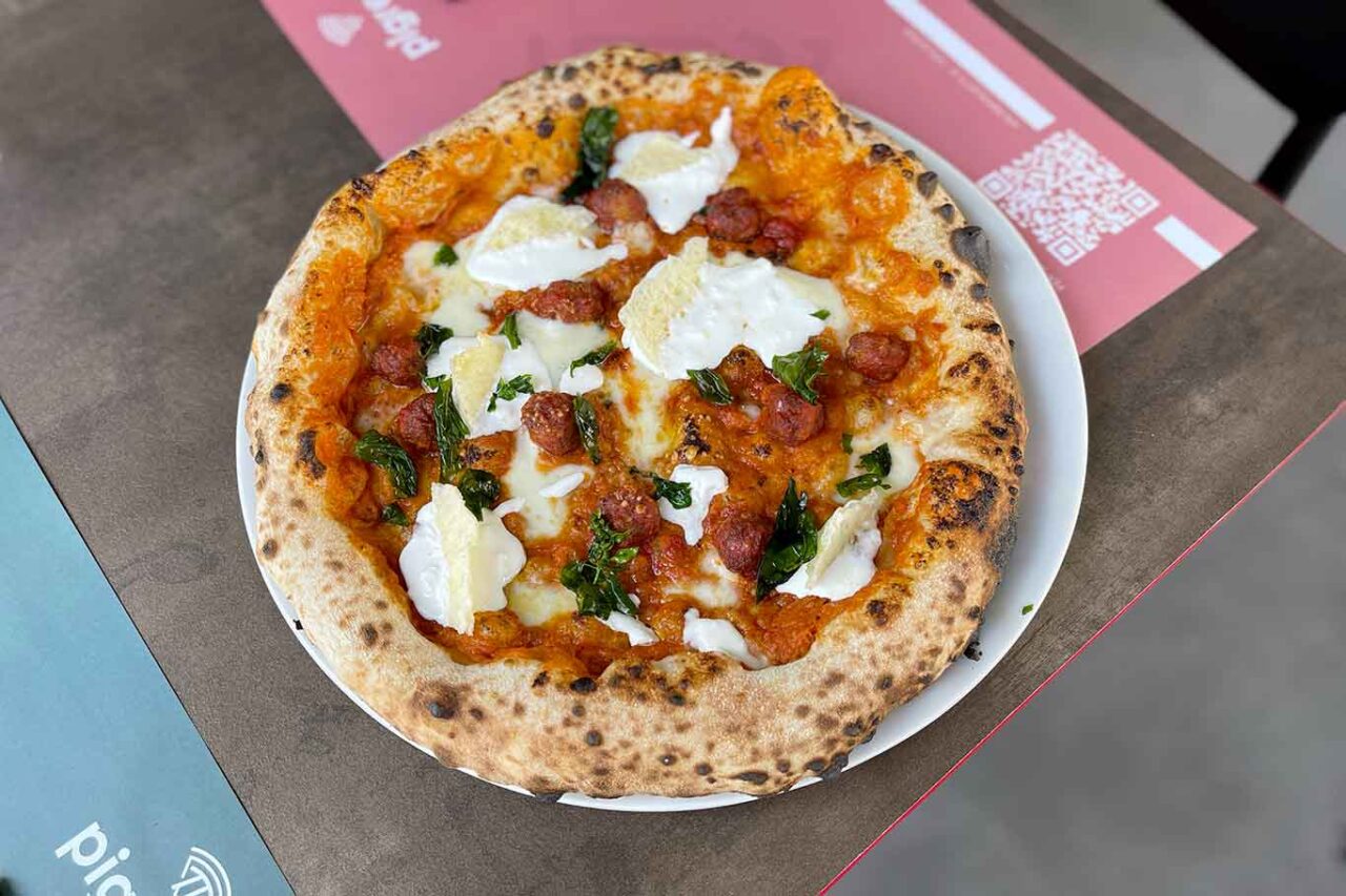 pizzeria PiGreco Volla Napoli pizza con parmigiana di melanzane