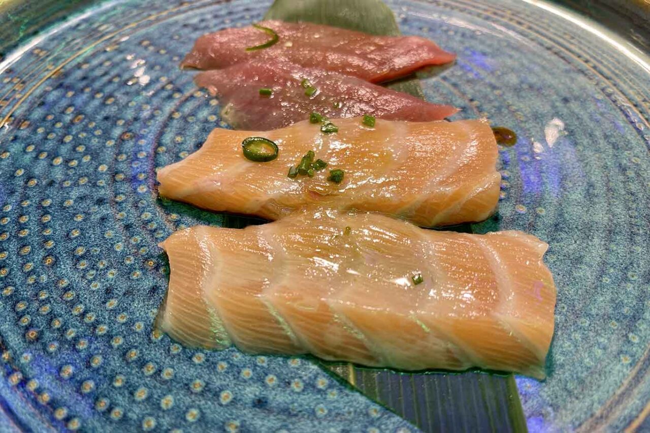 Quartiere Generale Napoli ristorante fusion tiradito salmone e tonno