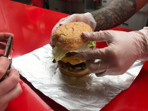 Fine Guys plastic-free panino burger