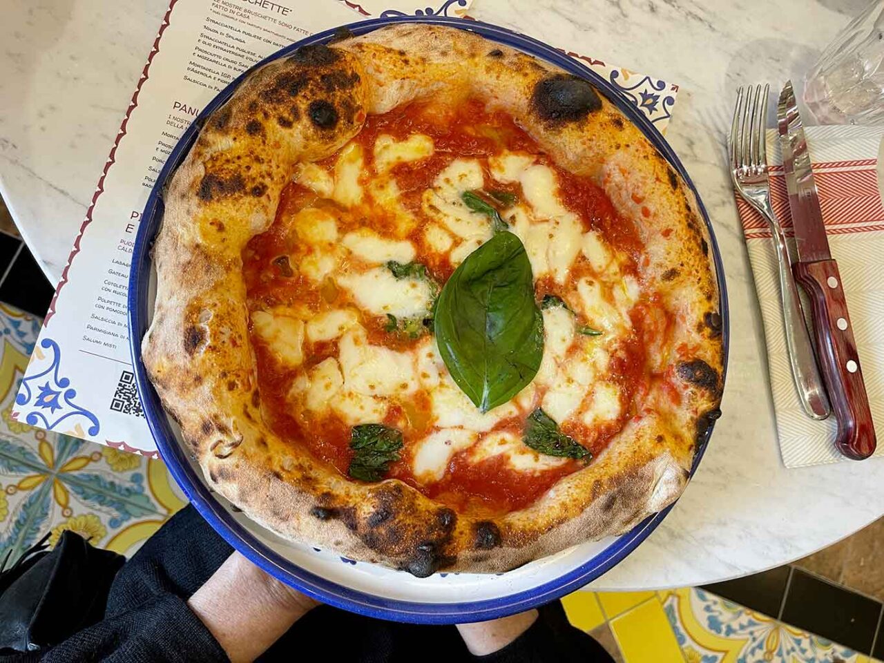 pizza margherita pizzeria Pizzium a Salerno 