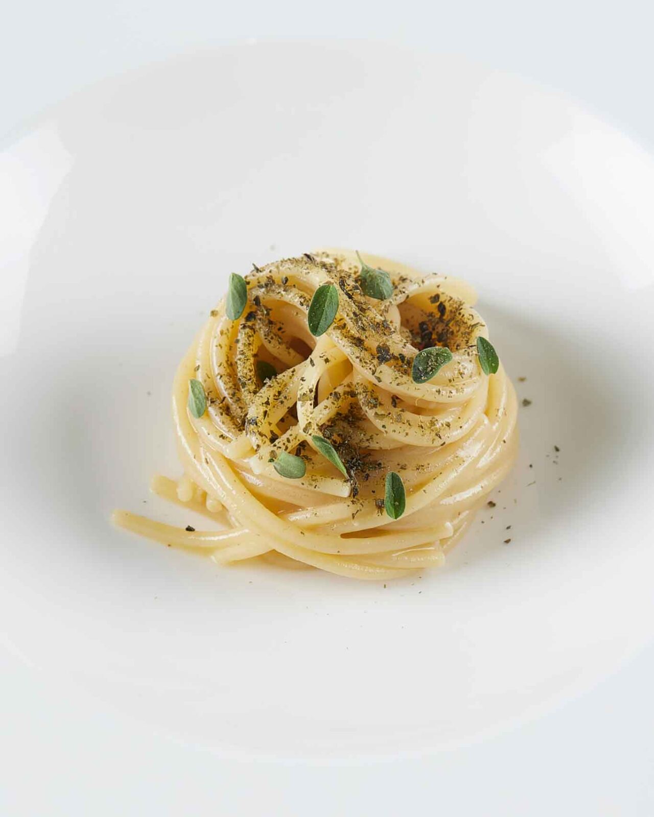 spaghetti al burro di acciughe