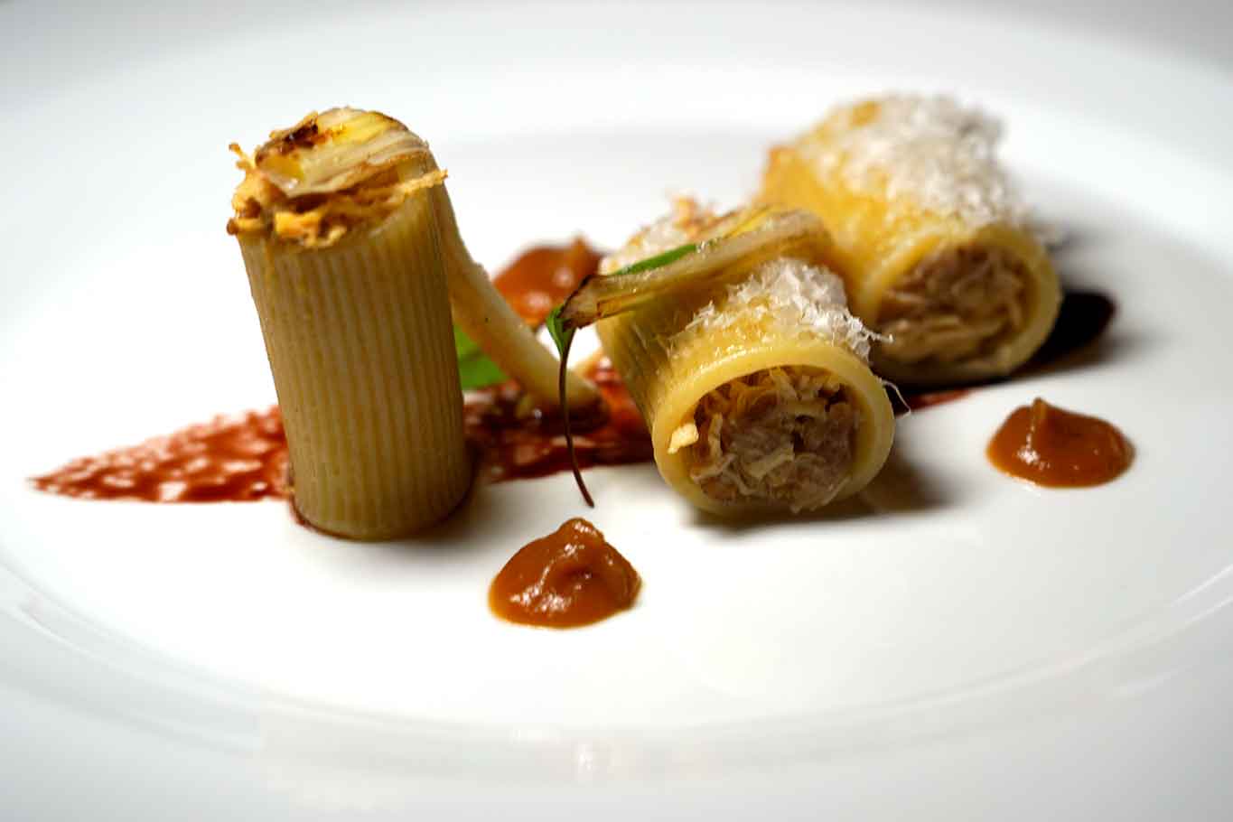 ristorante Locanda Petreja Umbria Todi Oliver Glowig tuffoli con genovese di pollo ruspante e ristretto di sagrantino