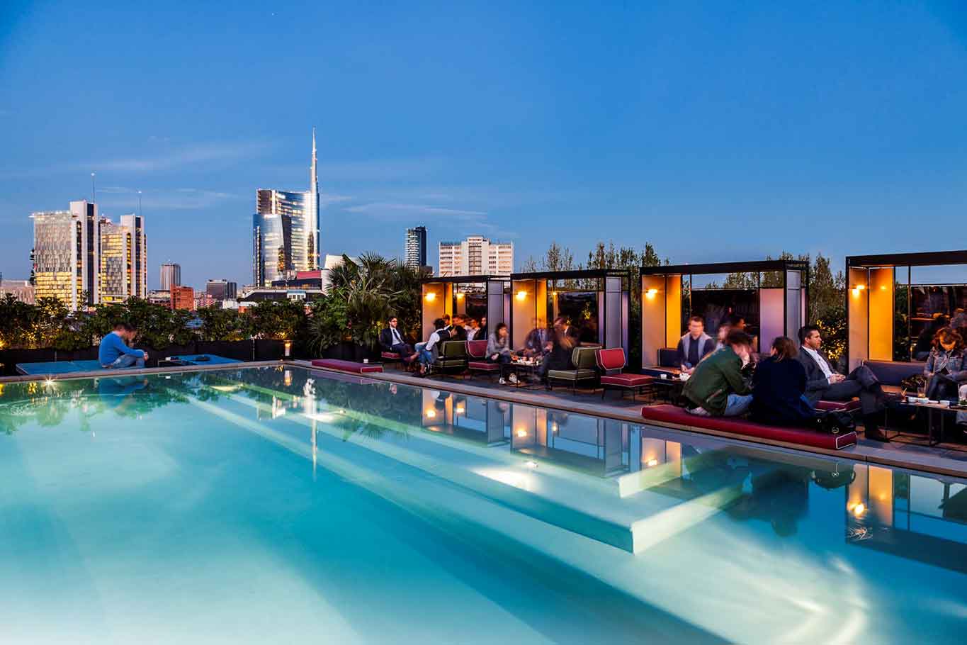 aperitivo all'aperto a Milano