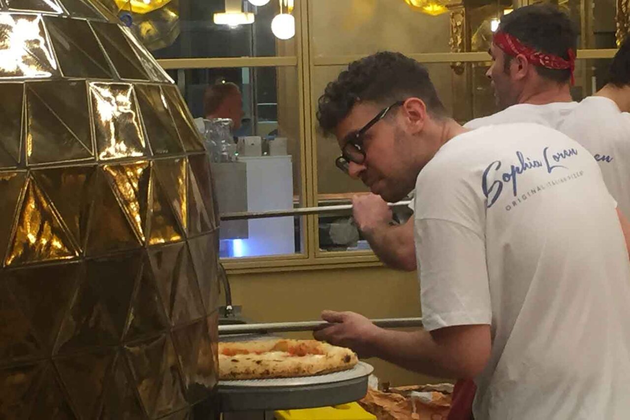 Sophia Loren Restaurant Milano forno pizze