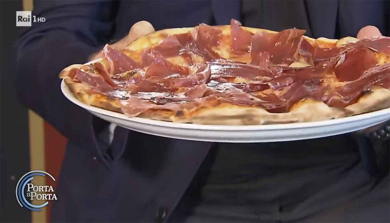 la pizza con il Pata Negra da 65 € di Briatore