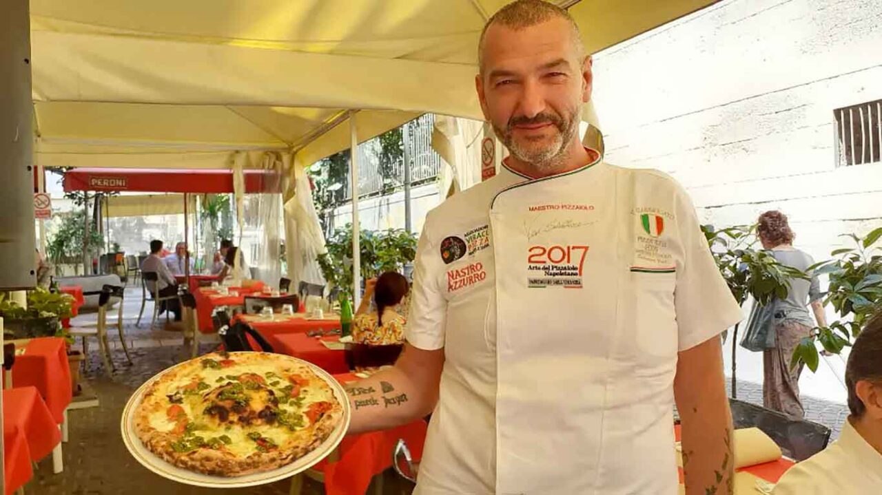 pizze speciali al pizza village di Napoli: A paisanell di Vesi
