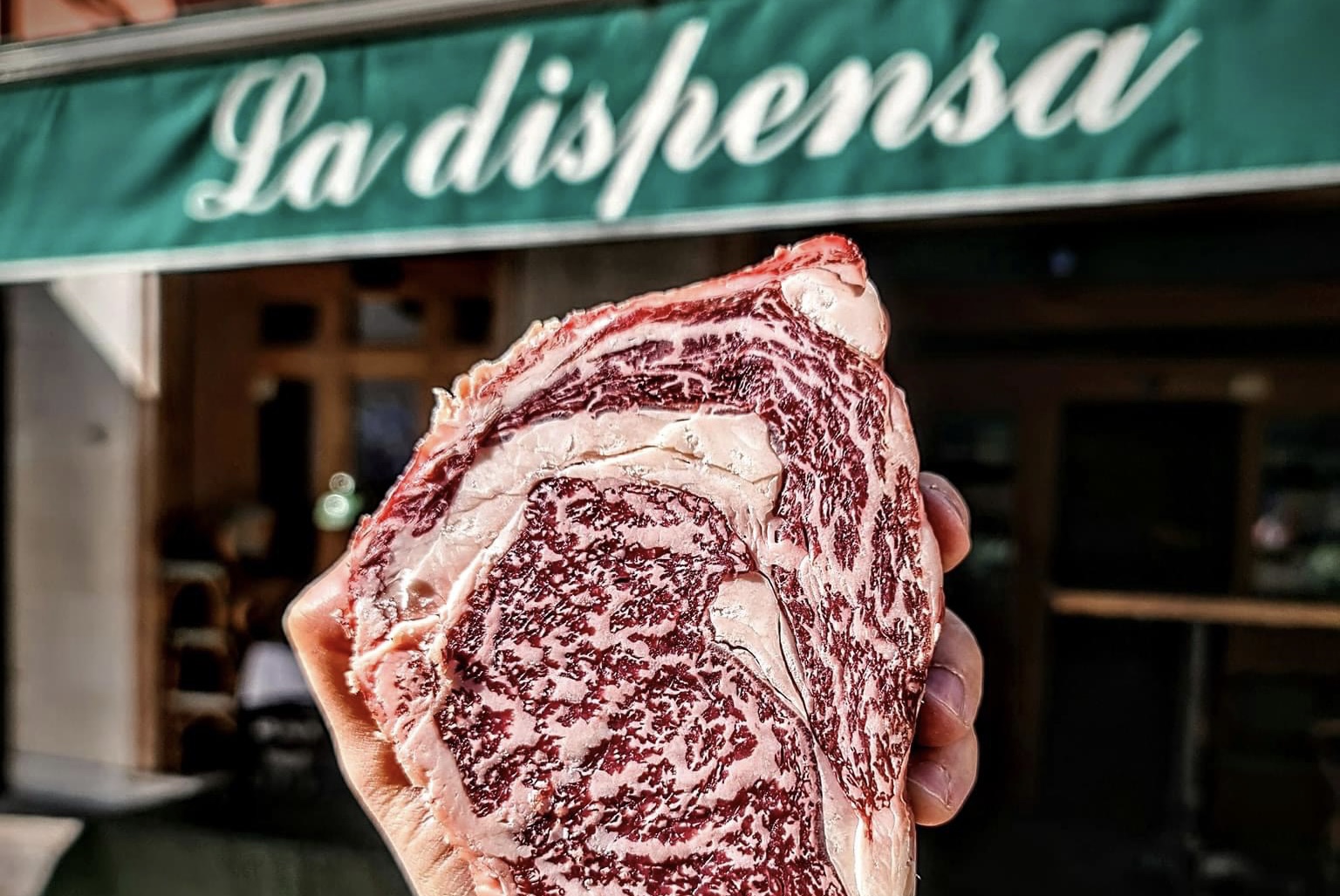 La dispensa ristorante bistecca