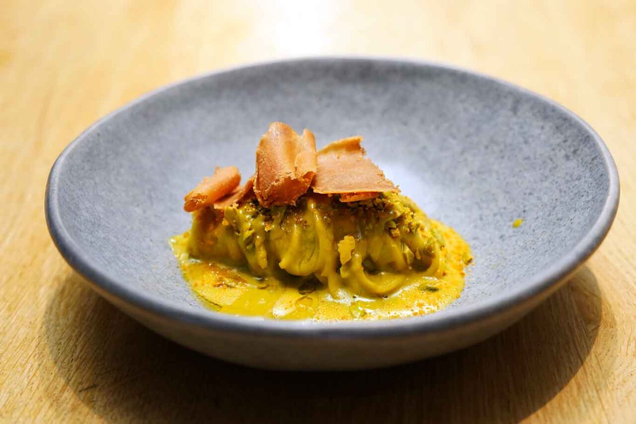 Villadorata Country House ristorante Noto tagliolini con pesto di pistacchio e bottarga
